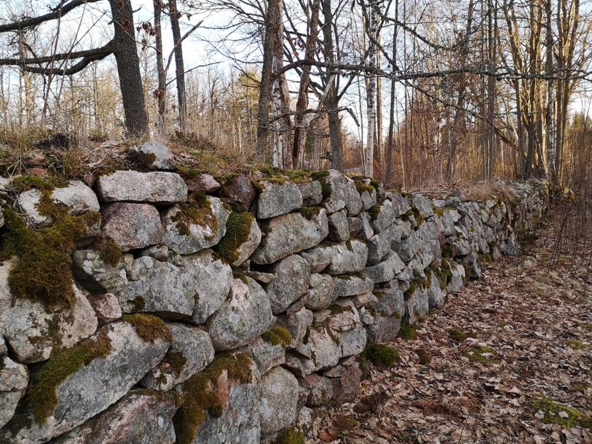 Mysig Stuga Med Oeppen Spis Och Uteplats Froseke Экстерьер фото